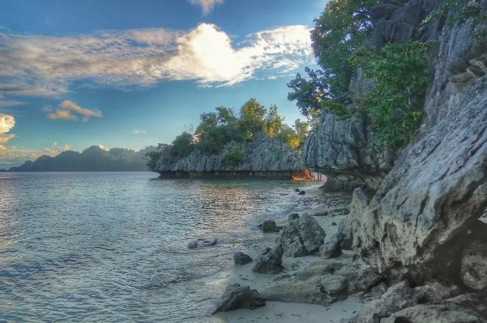 Entrance Fees and Operating Hours of Sambori Island